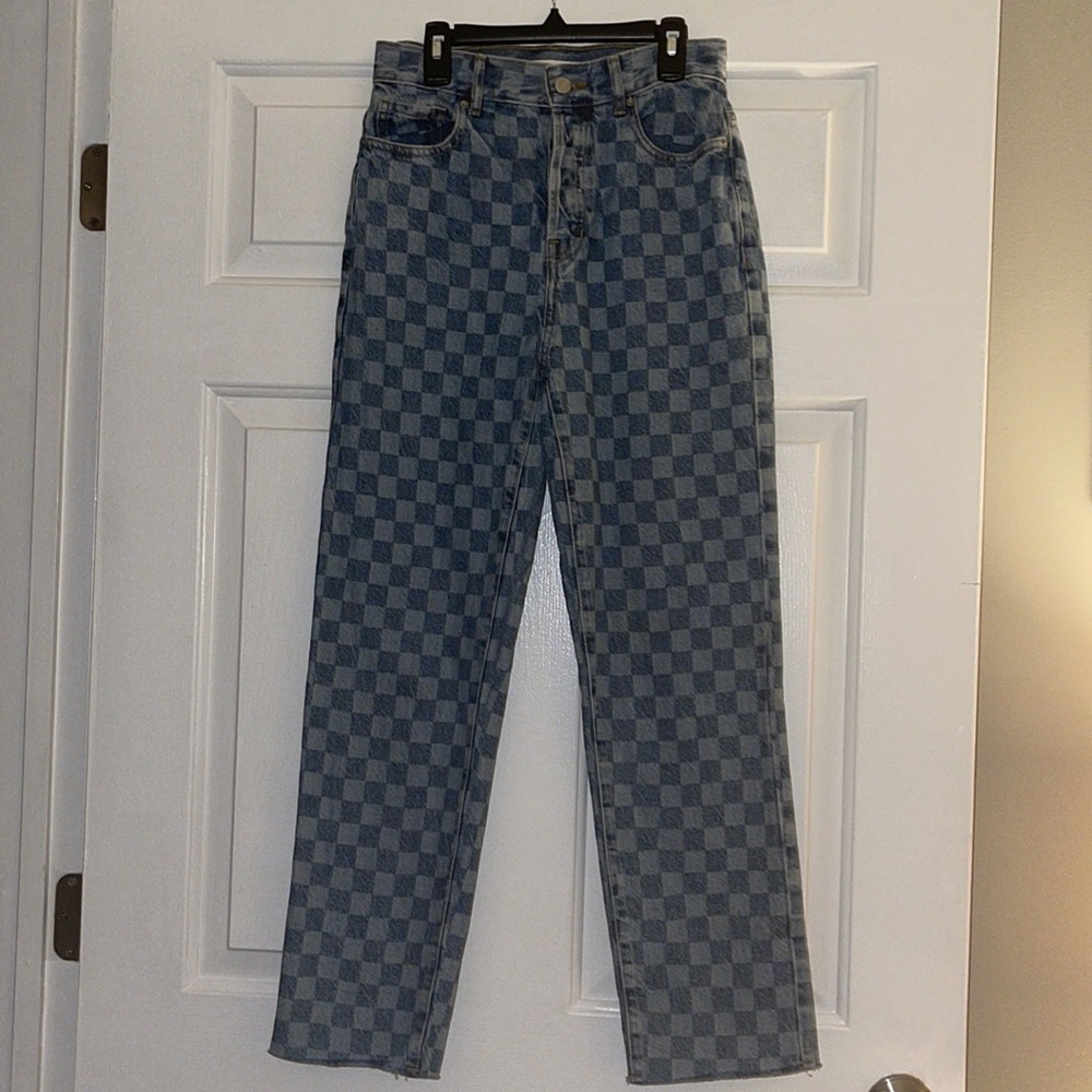 Brand is Pacsun. US size is 6/25, only been worn twice.